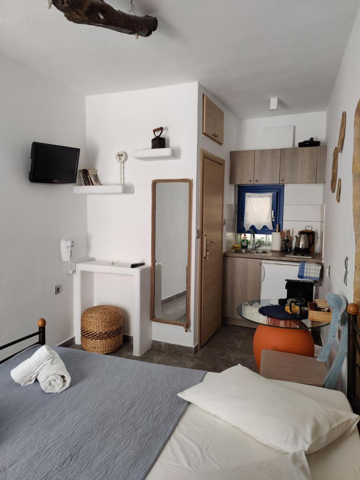 Margarita'S Rooms Folégandros Rom bilde